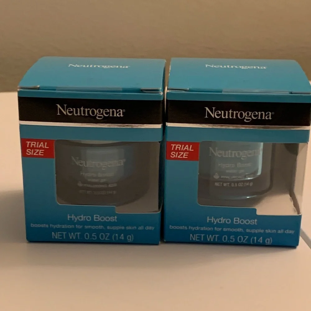 Neutrogena Hydro Boost Bundle - Picture 1 of 3